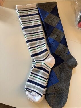 Unisex compression Dress Sock 2-Pack — white/gray Striped, Gray/blue Argyle,